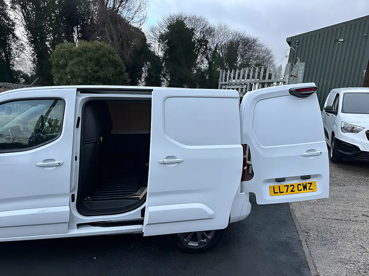 Used 2022 Peugeot Partner Asphalt Premium White - Interior and Exterior details 11