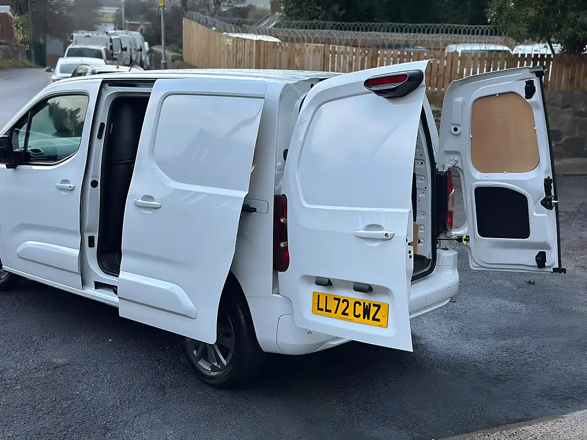 Used 2022 Peugeot Partner Asphalt Premium White - Interior and Exterior details 12