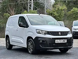 Used 2022 Peugeot Partner Asphalt Premium White - Interior and Exterior details 4