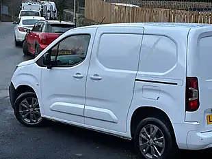 Used 2022 Peugeot Partner Asphalt Premium White - Interior and Exterior details 7