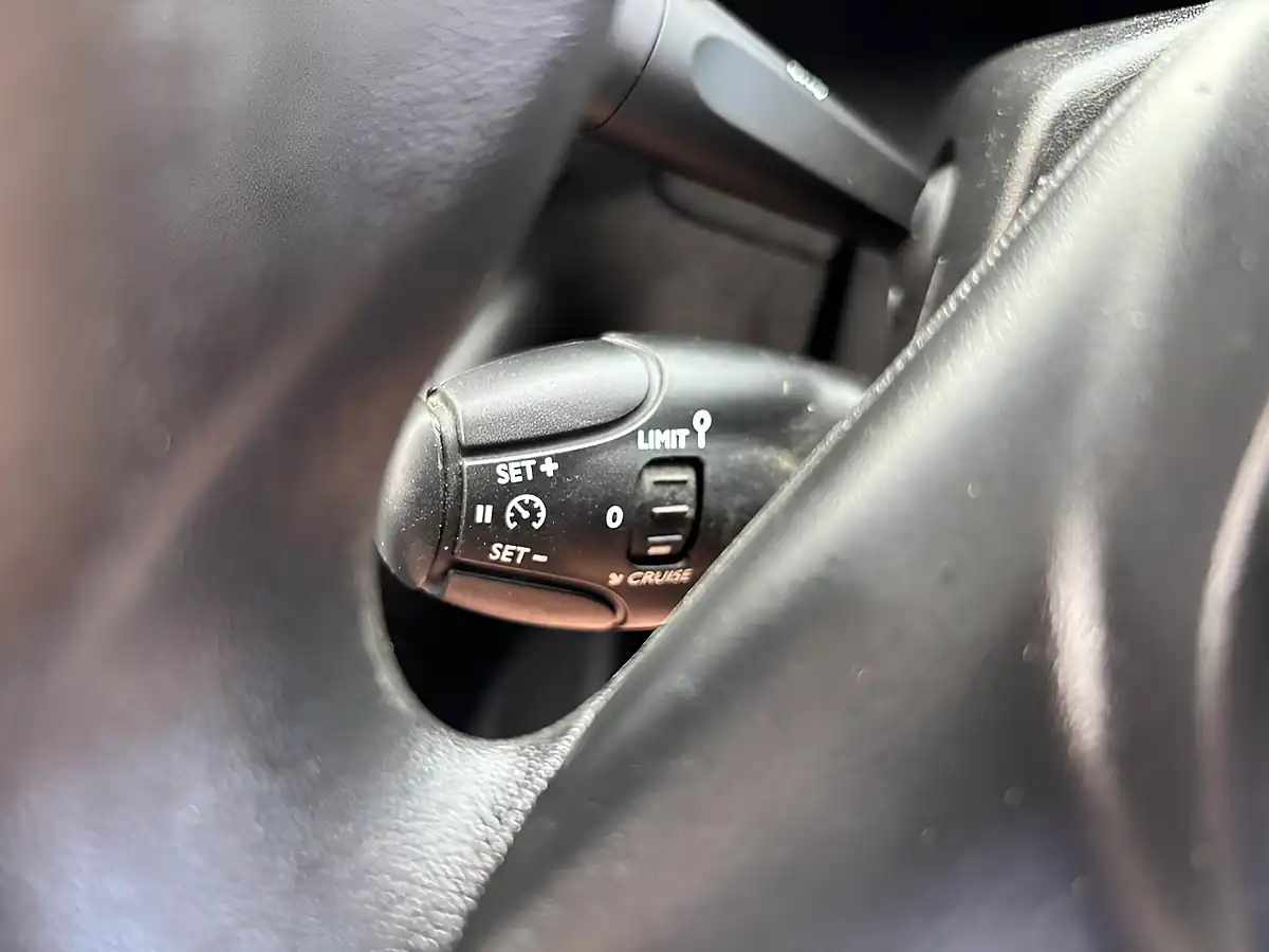 Used 2022 Peugeot Partner Professional Long Crew White - Interior and Exterior details 16