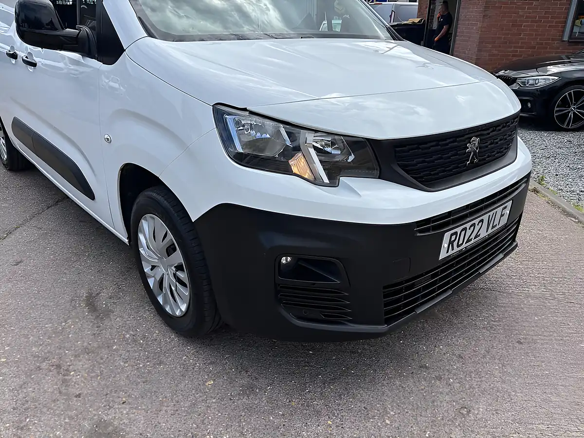 Used 2022 Peugeot Partner Professional Long Crew White - Interior and Exterior details 4