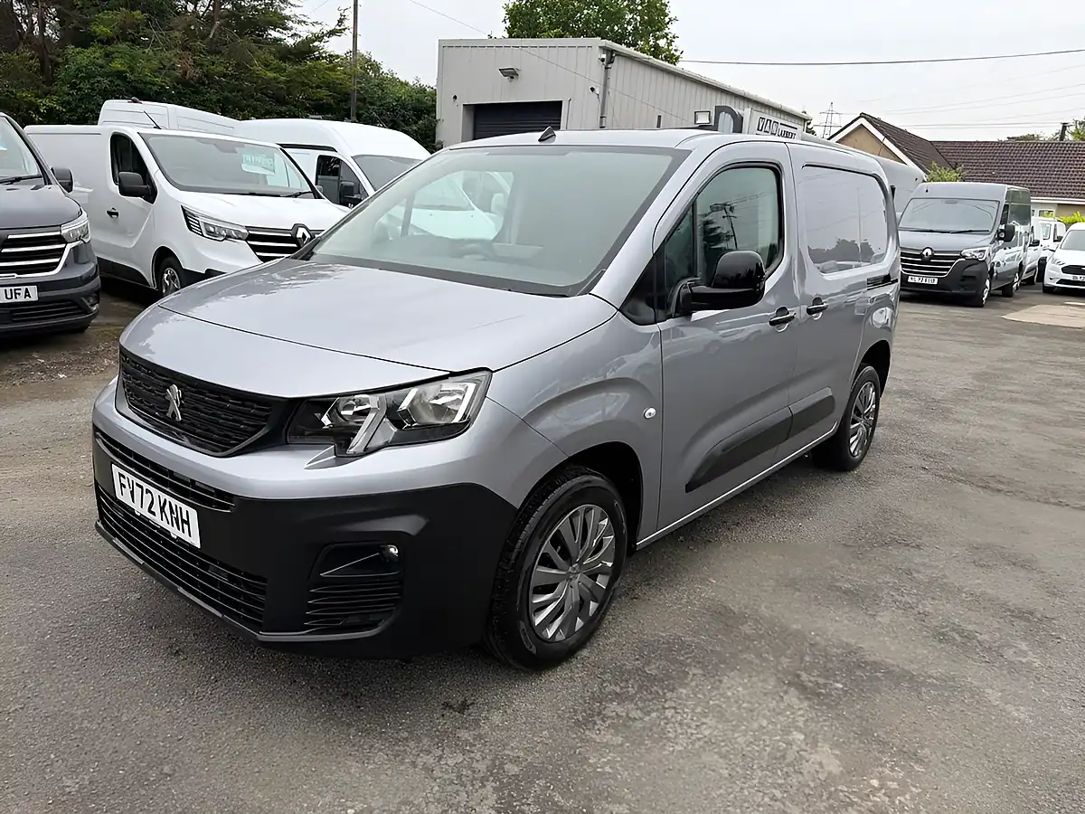 Used 2022 Peugeot Partner Professional Premium Grey - Front View