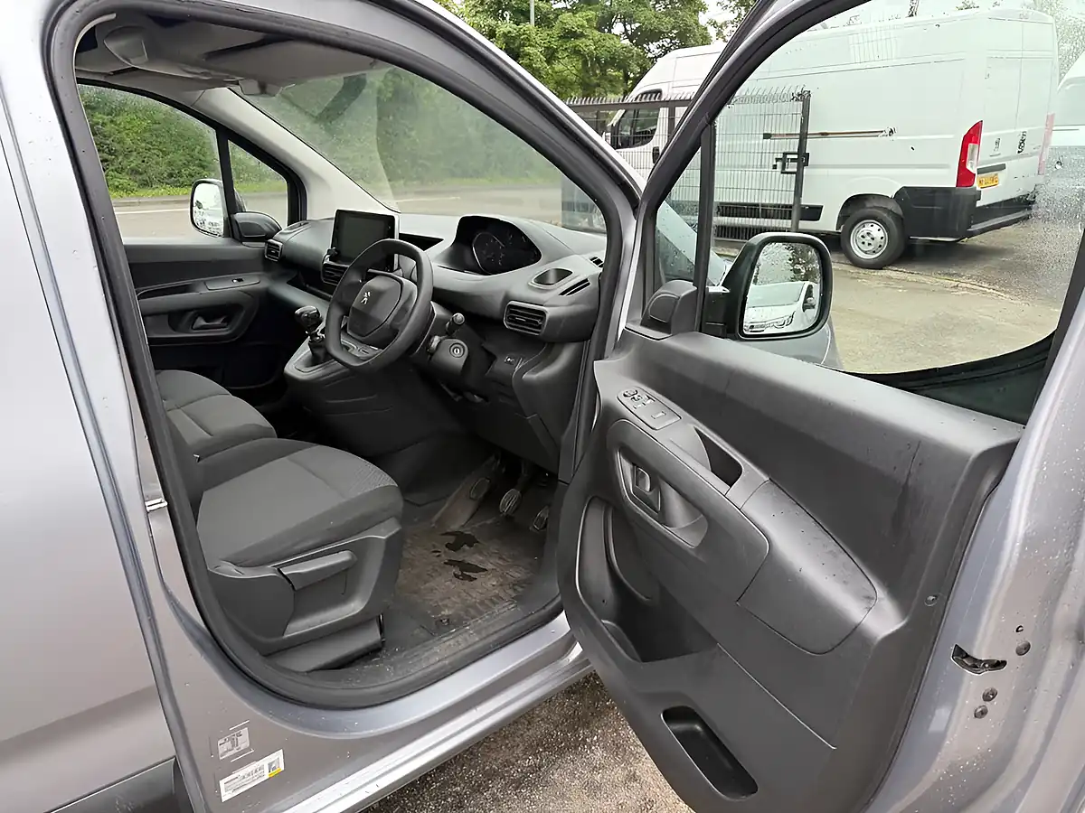 Used 2022 Peugeot Partner Professional Premium Grey - Interior and Exterior details 11