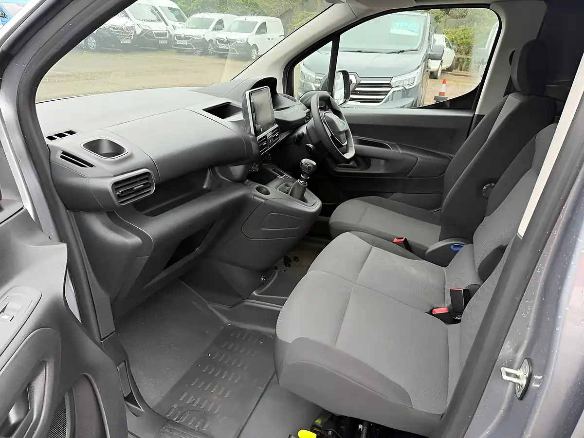 Used 2022 Peugeot Partner Professional Premium Grey - Interior and Exterior details 13