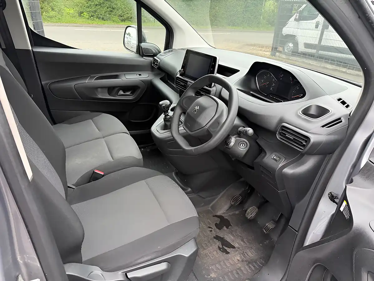 Used 2022 Peugeot Partner Professional Premium Grey - Interior and Exterior details 3