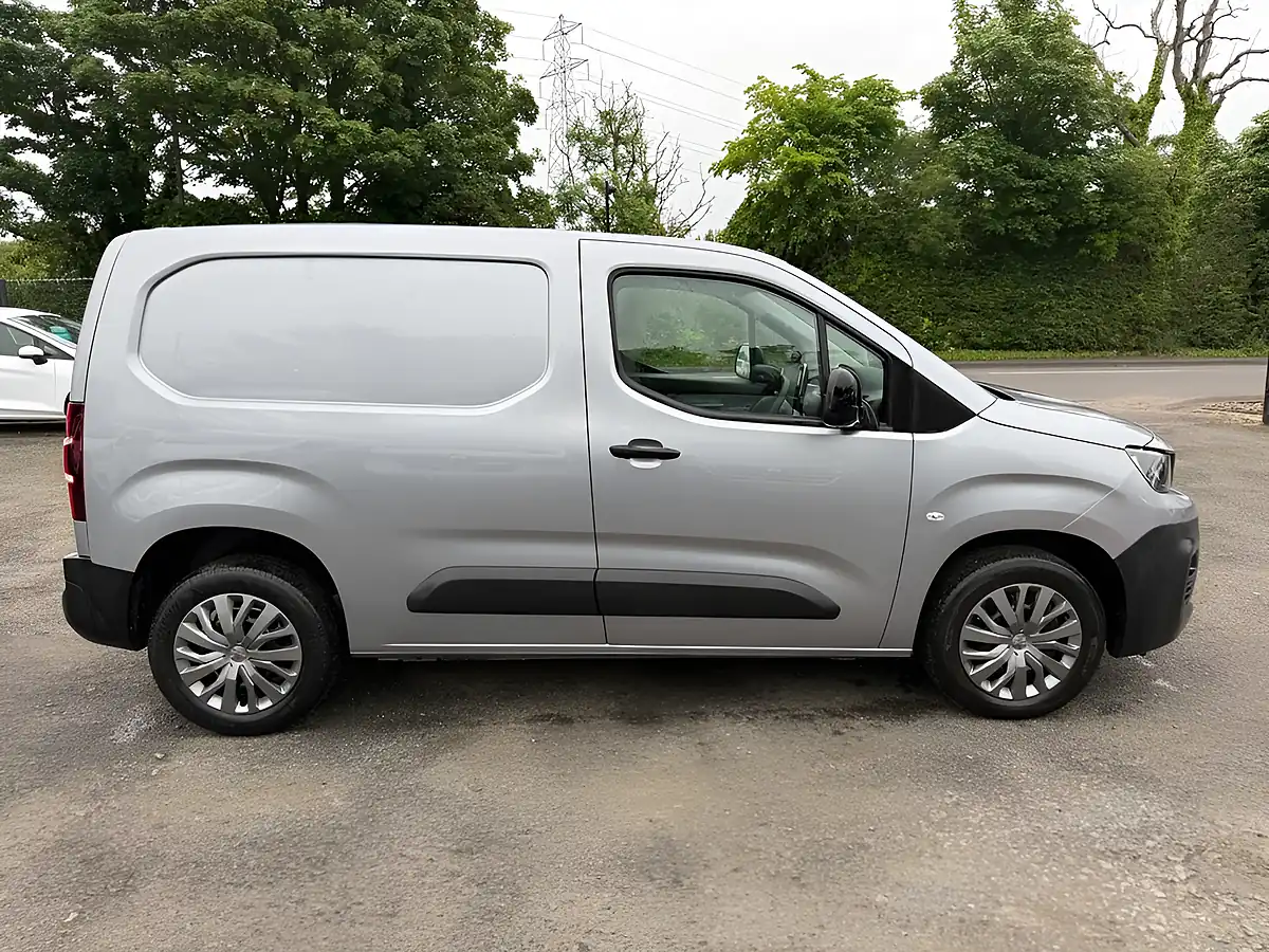 Used 2022 Peugeot Partner Professional Premium Grey - Interior and Exterior details 8