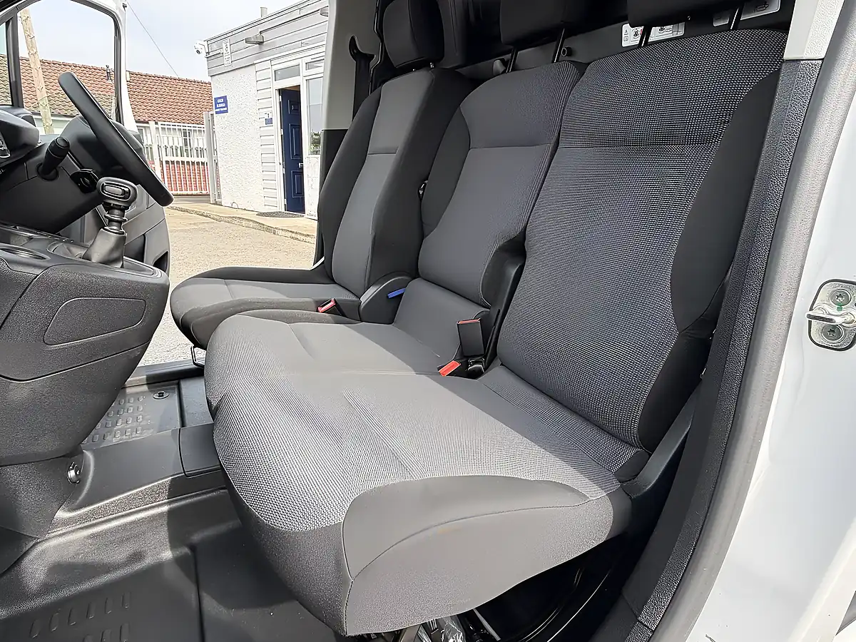 Used 2022 Peugeot Partner Professional Premium Ice White - Interior and Exterior details 17