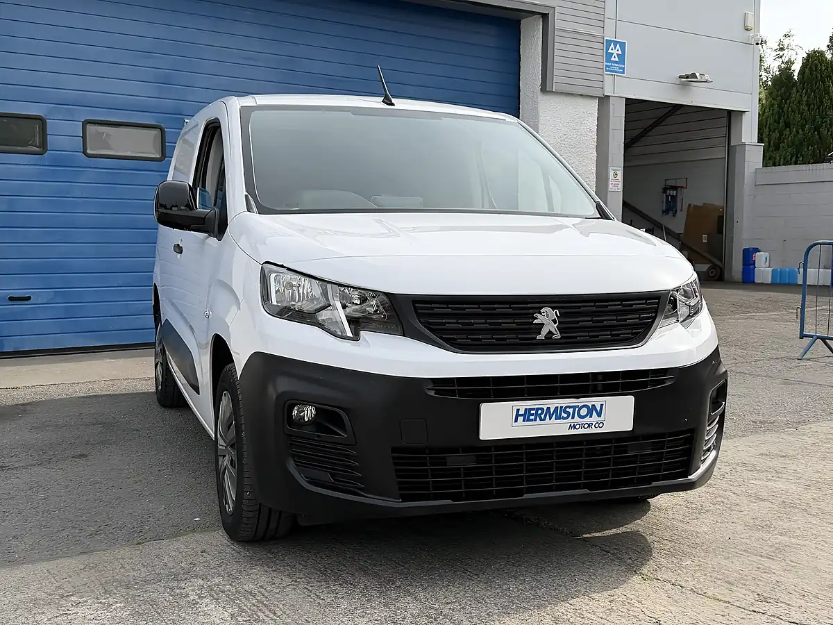 Used 2022 Peugeot Partner Professional Premium Ice White - Interior and Exterior details 3
