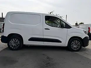 Used 2022 Peugeot Partner Professional Premium Ice White - Interior and Exterior details 9