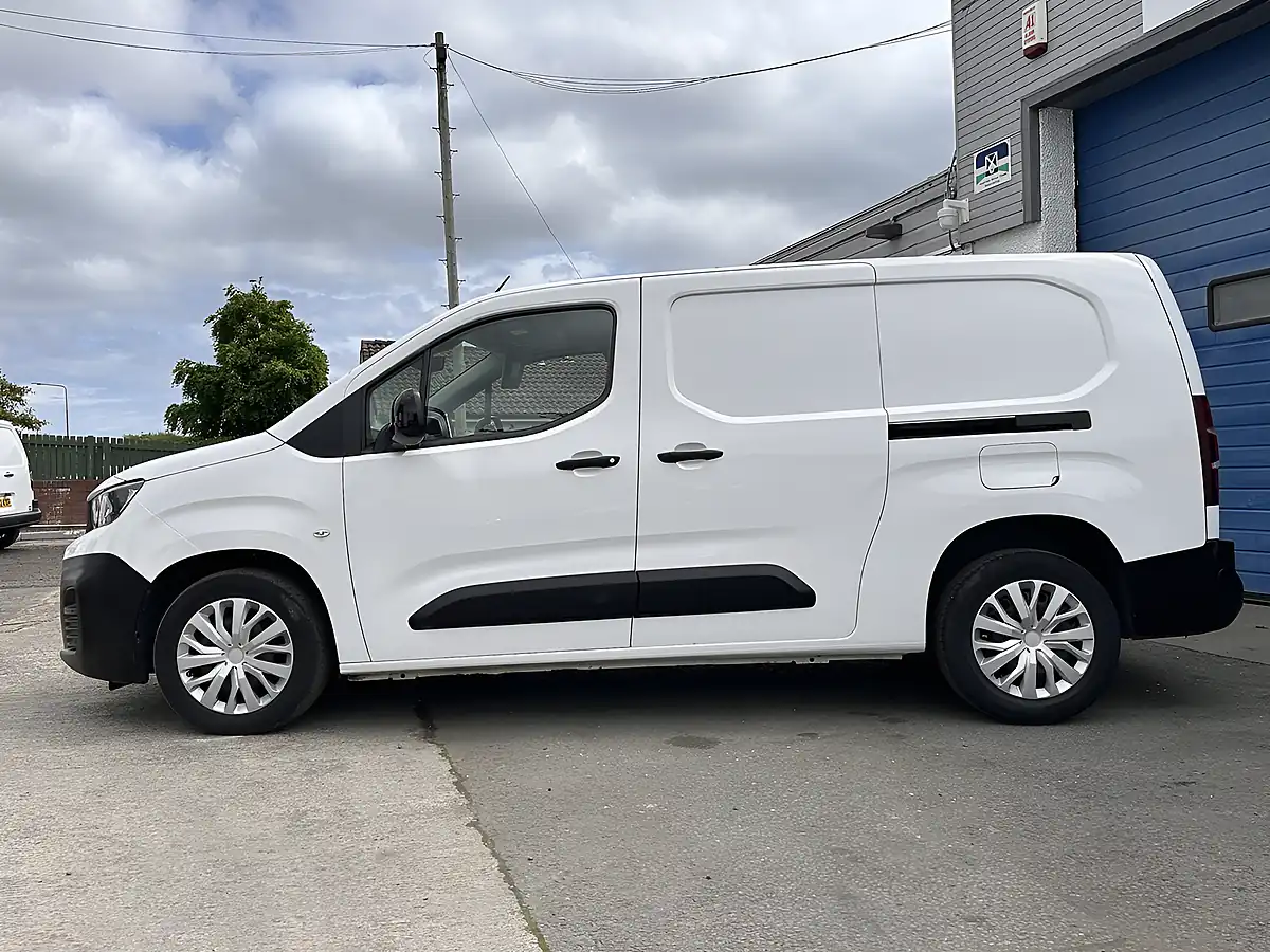 Used 2022 Peugeot Partner Professional Premium L2 Crew Cab White - Interior and Exterior details 5