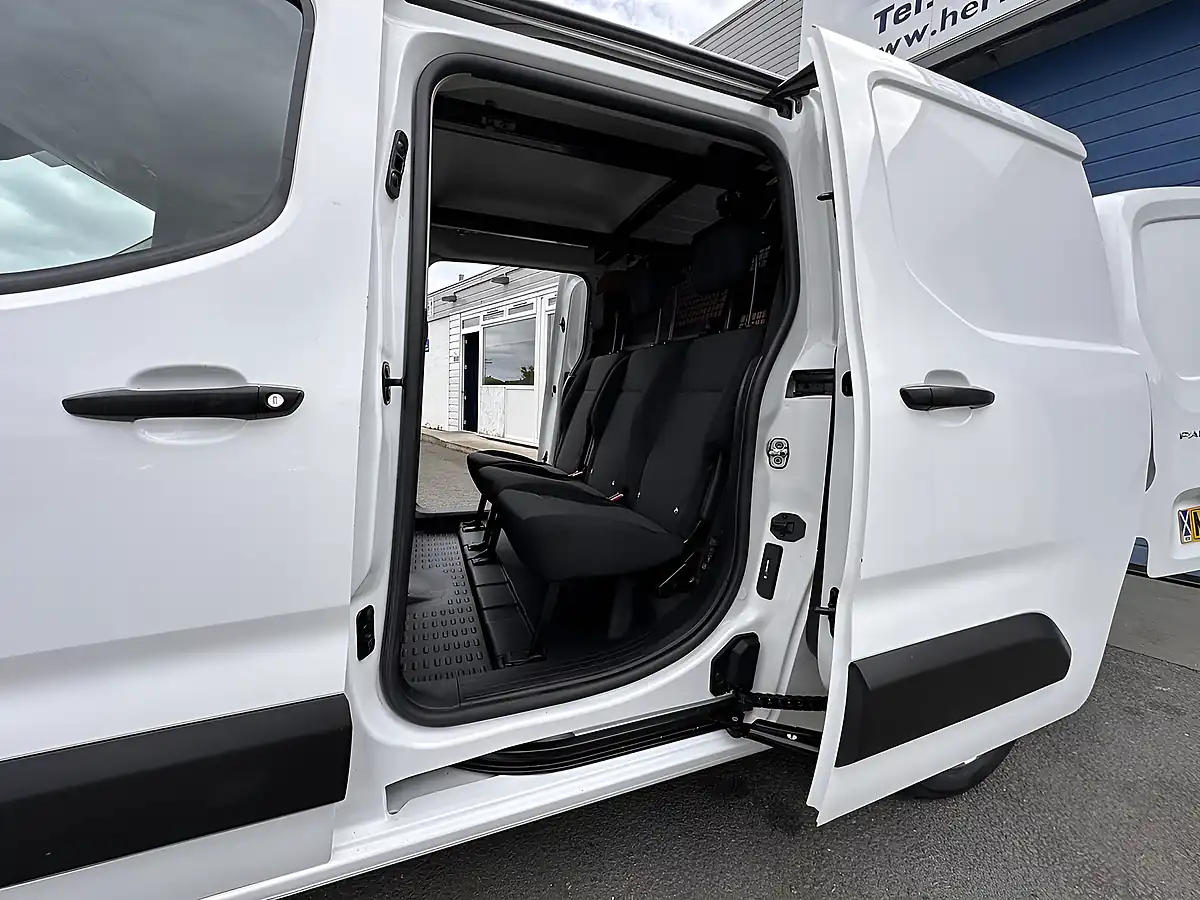 Used 2022 Peugeot Partner Professional Premium L2 Crew Cab White - Interior and Exterior details 11