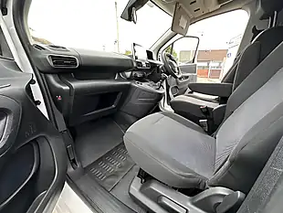 Used 2022 Peugeot Partner Professional Premium L2 Crew Cab White - Interior and Exterior details 20