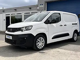 Used 2022 Peugeot Partner Professional Premium L2 Crew Cab White - Interior and Exterior details 4
