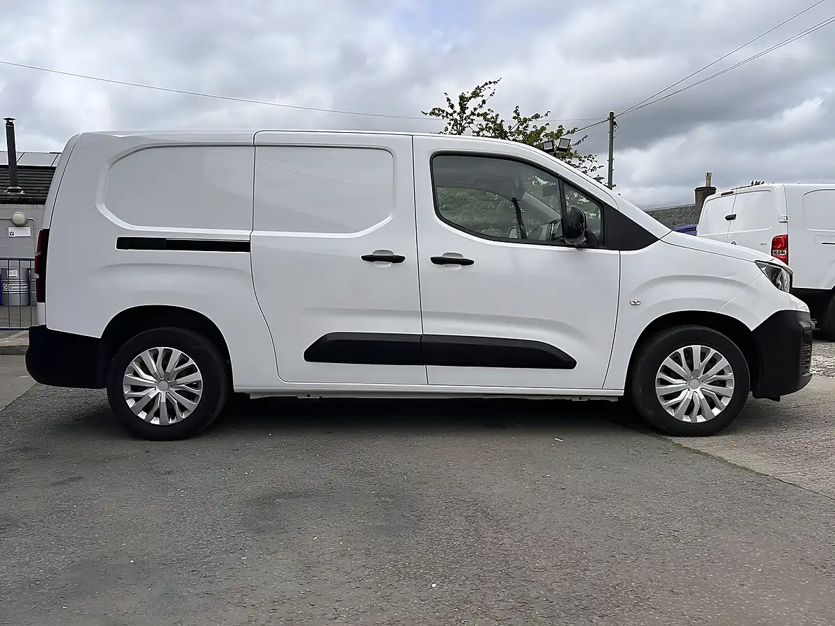 Used 2022 Peugeot Partner Professional Premium L2 Crew Cab White - Interior and Exterior details 8