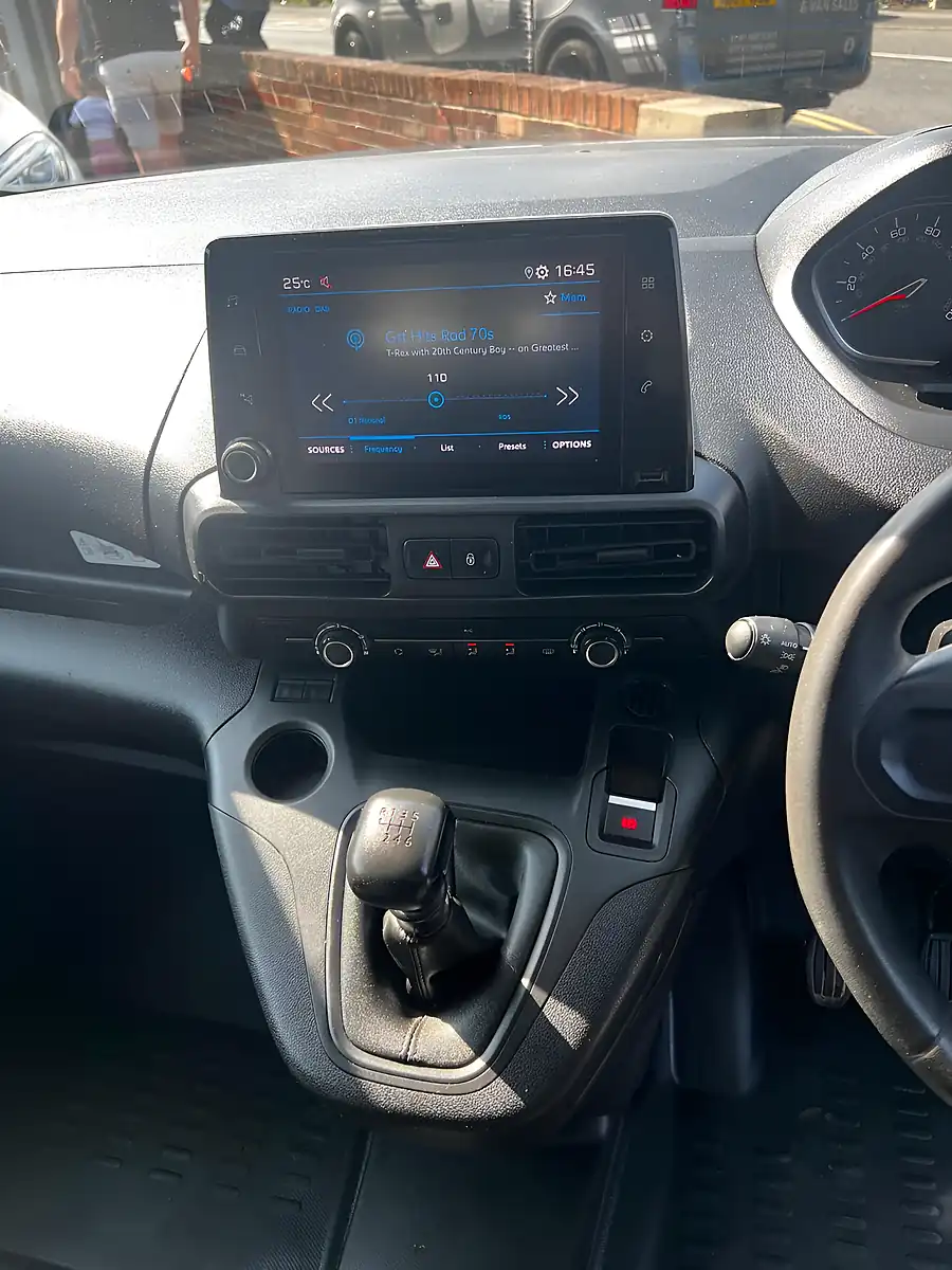 Used 2022 Peugeot Partner Professional Premium Long Crew White - Interior and Exterior details 12