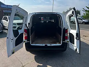 Used 2022 Peugeot Partner Professional Premium Long Crew White - Interior and Exterior details 7