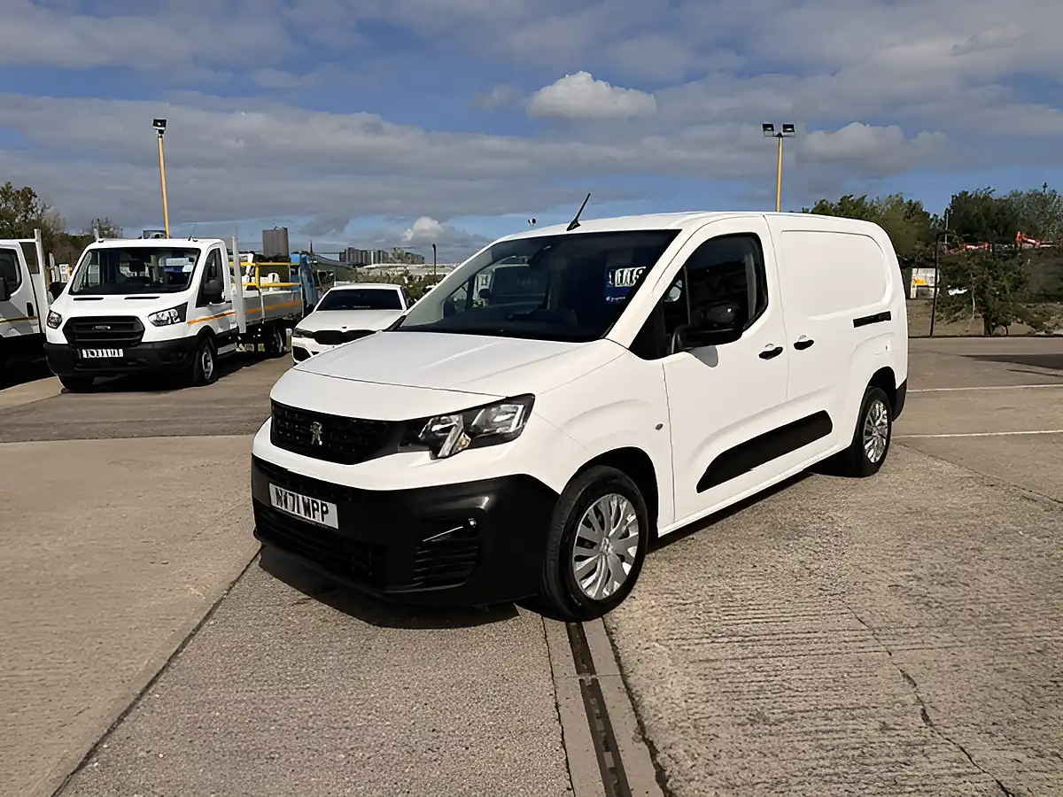 Used 2022 Peugeot Partner Professional Premium Plus L2 Leb Crew White - Interior and Exterior details 10