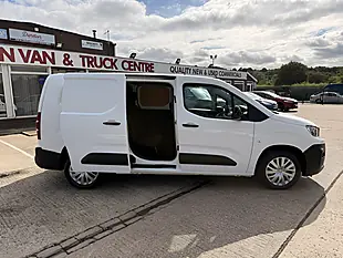 Used 2022 Peugeot Partner Professional Premium Plus L2 Leb Crew White - Interior and Exterior details 3