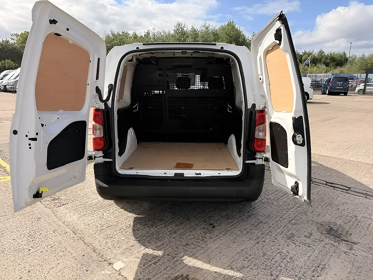 Used 2022 Peugeot Partner Professional Premium Plus L2 Leb Crew White - Interior and Exterior details 6