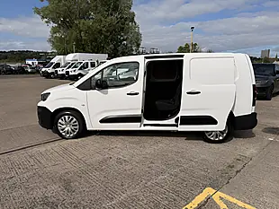 Used 2022 Peugeot Partner Professional Premium Plus L2 Leb Crew White - Interior and Exterior details 9