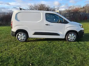 Used 2022 Peugeot Partner Professional Premium Plus White - Interior and Exterior details 6