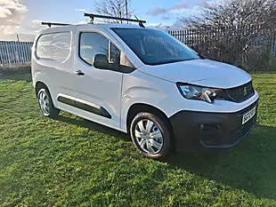 Used 2022 Peugeot Partner Professional Premium Plus White - Interior and Exterior details 7