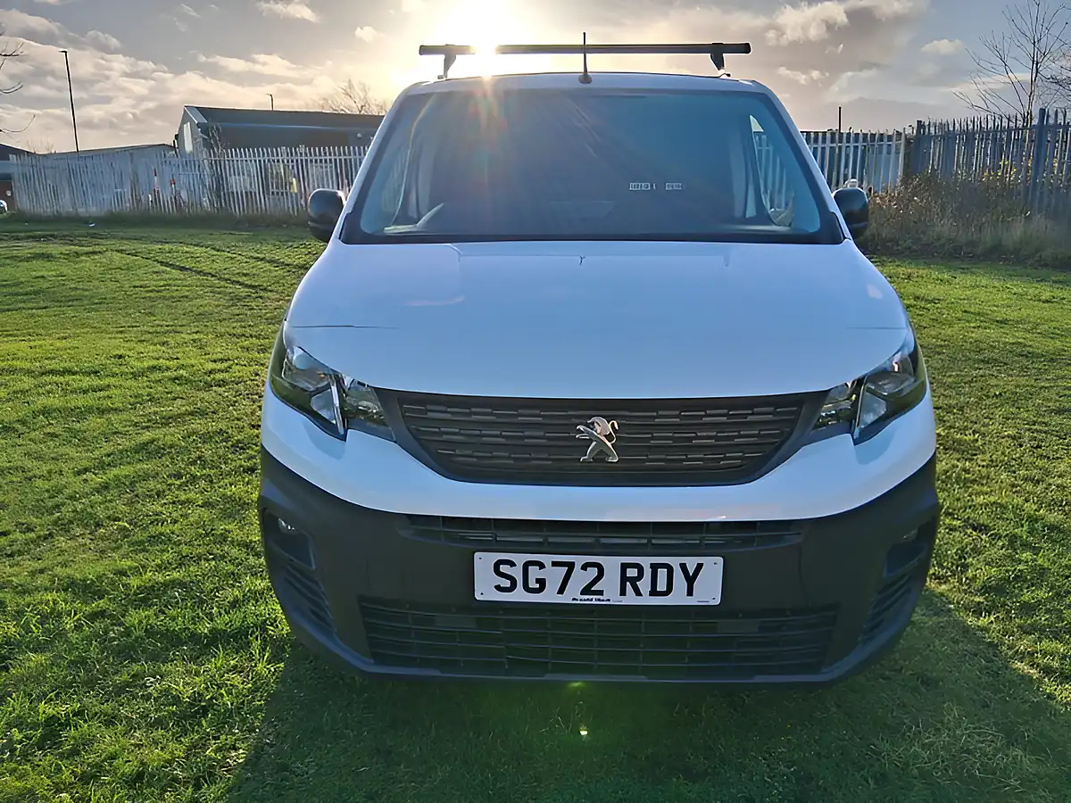 Used 2022 Peugeot Partner Professional Premium Plus White - Interior and Exterior details 8