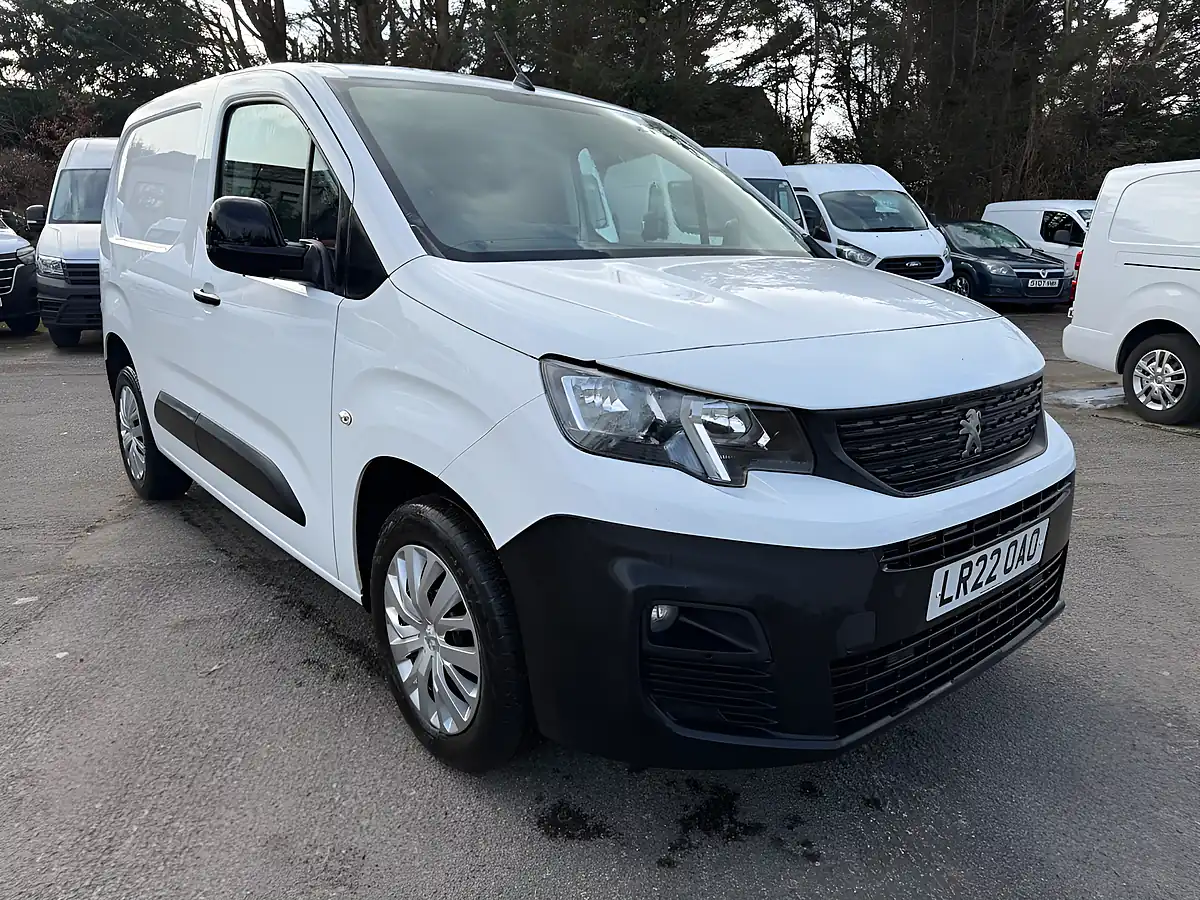 Used 2022 Peugeot Partner Professional Premium Standard White - Interior and Exterior details 10