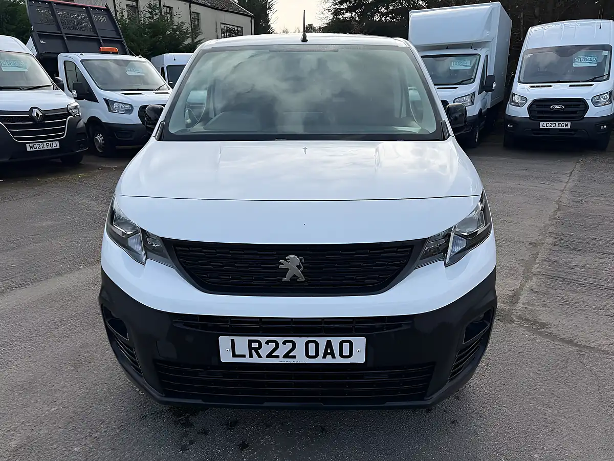 Used 2022 Peugeot Partner Professional Premium Standard White - Interior and Exterior details 11