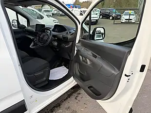 Used 2022 Peugeot Partner Professional Premium Standard White - Interior and Exterior details 12
