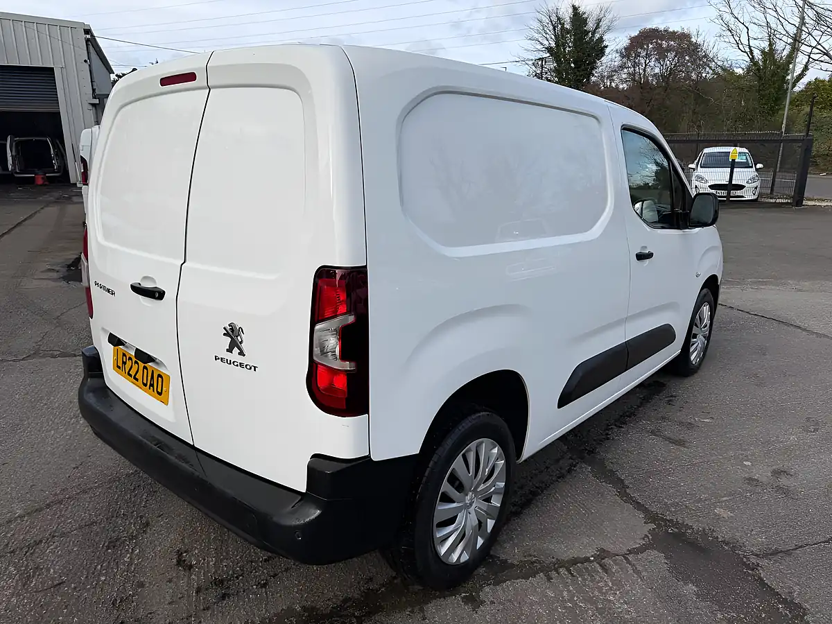 Used 2022 Peugeot Partner Professional Premium Standard White - Interior and Exterior details 2