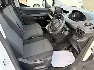 Used 2022 Peugeot Partner Professional Premium Standard White - Interior and Exterior details 3