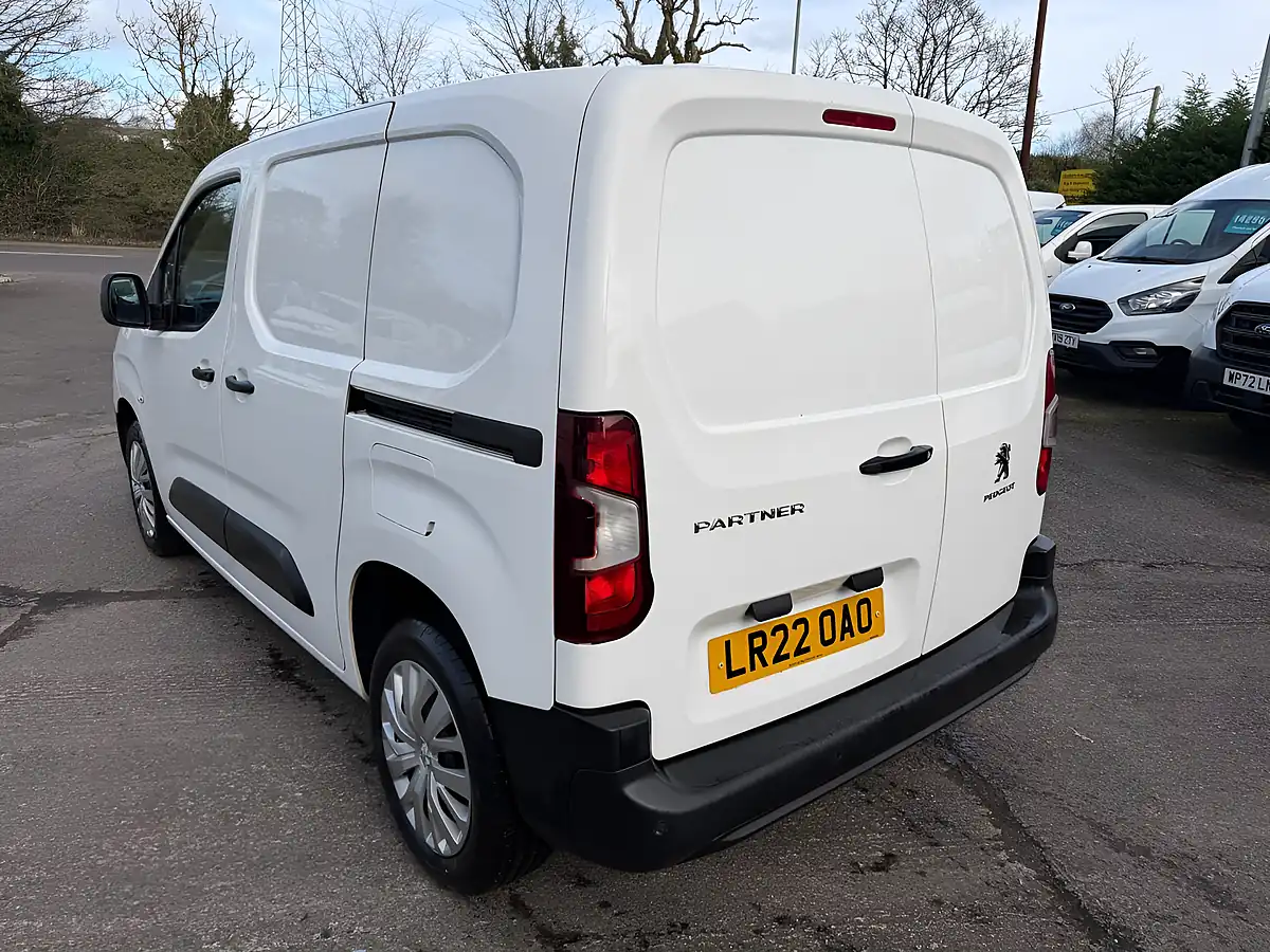 Used 2022 Peugeot Partner Professional Premium Standard White - Interior and Exterior details 7