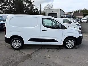 Used 2022 Peugeot Partner Professional Premium Standard White - Interior and Exterior details 9