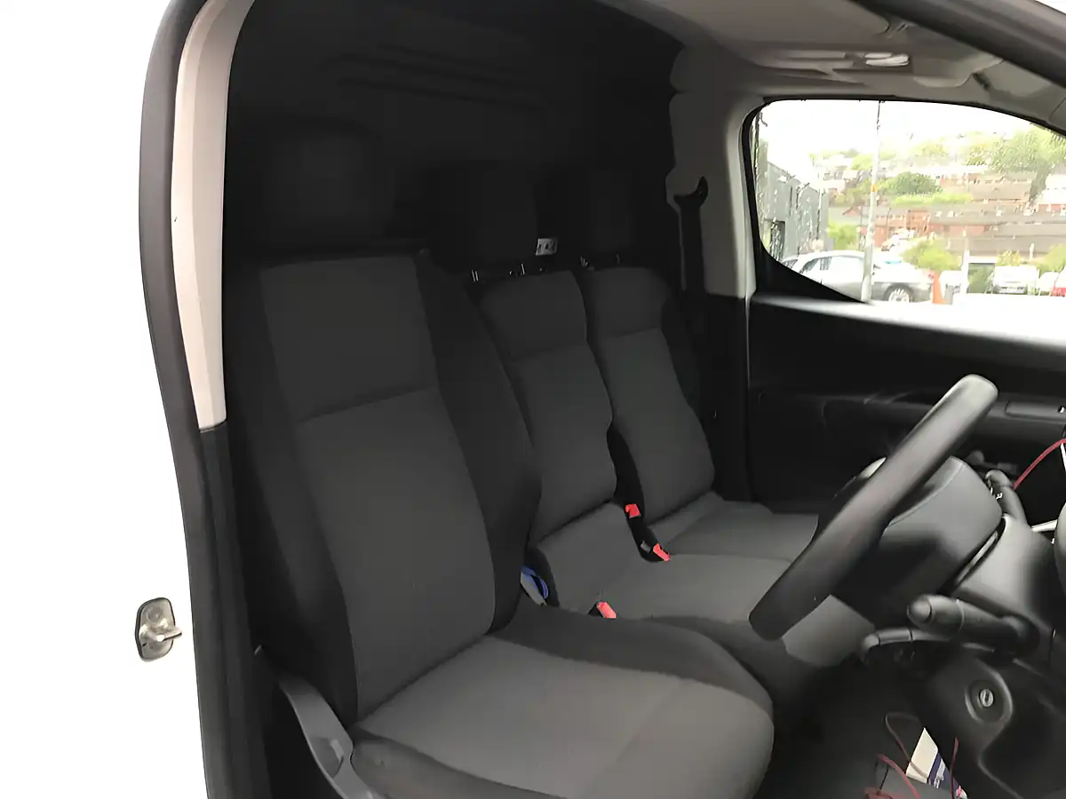 Used 2022 Peugeot Partner Professional Premium Standard White - Interior and Exterior details 12