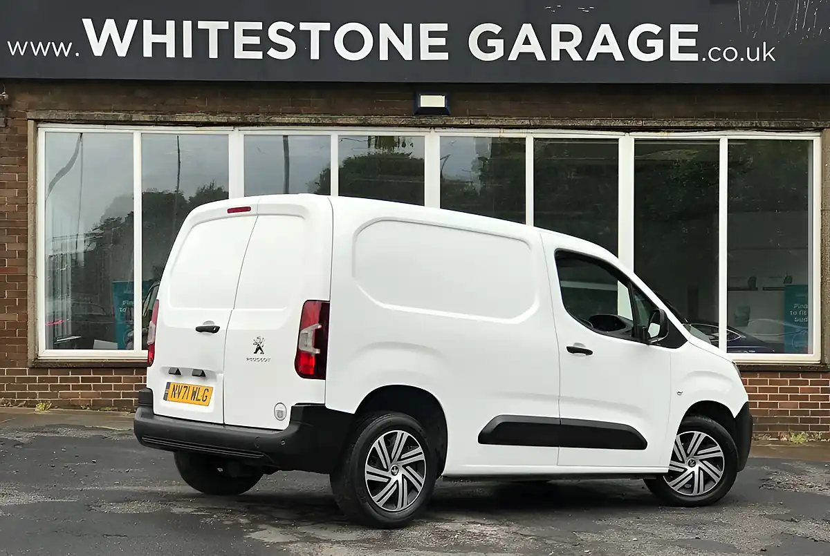 Used 2022 Peugeot Partner Professional Premium Standard White - Interior and Exterior details 5