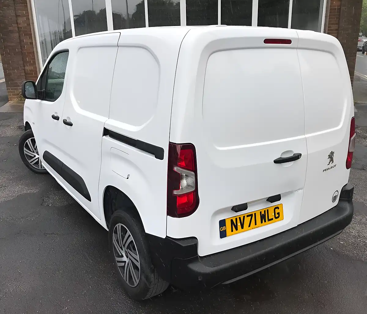 Used 2022 Peugeot Partner Professional Premium Standard White - Interior and Exterior details 8