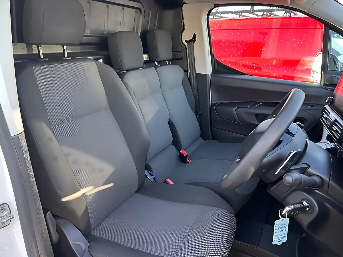 Used 2022 Peugeot Partner Professional Premium White - Interior and Exterior details 11