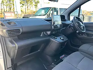 Used 2022 Peugeot Partner Professional Premium White - Interior and Exterior details 16