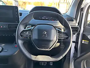 Used 2022 Peugeot Partner Professional Premium White - Interior and Exterior details 18