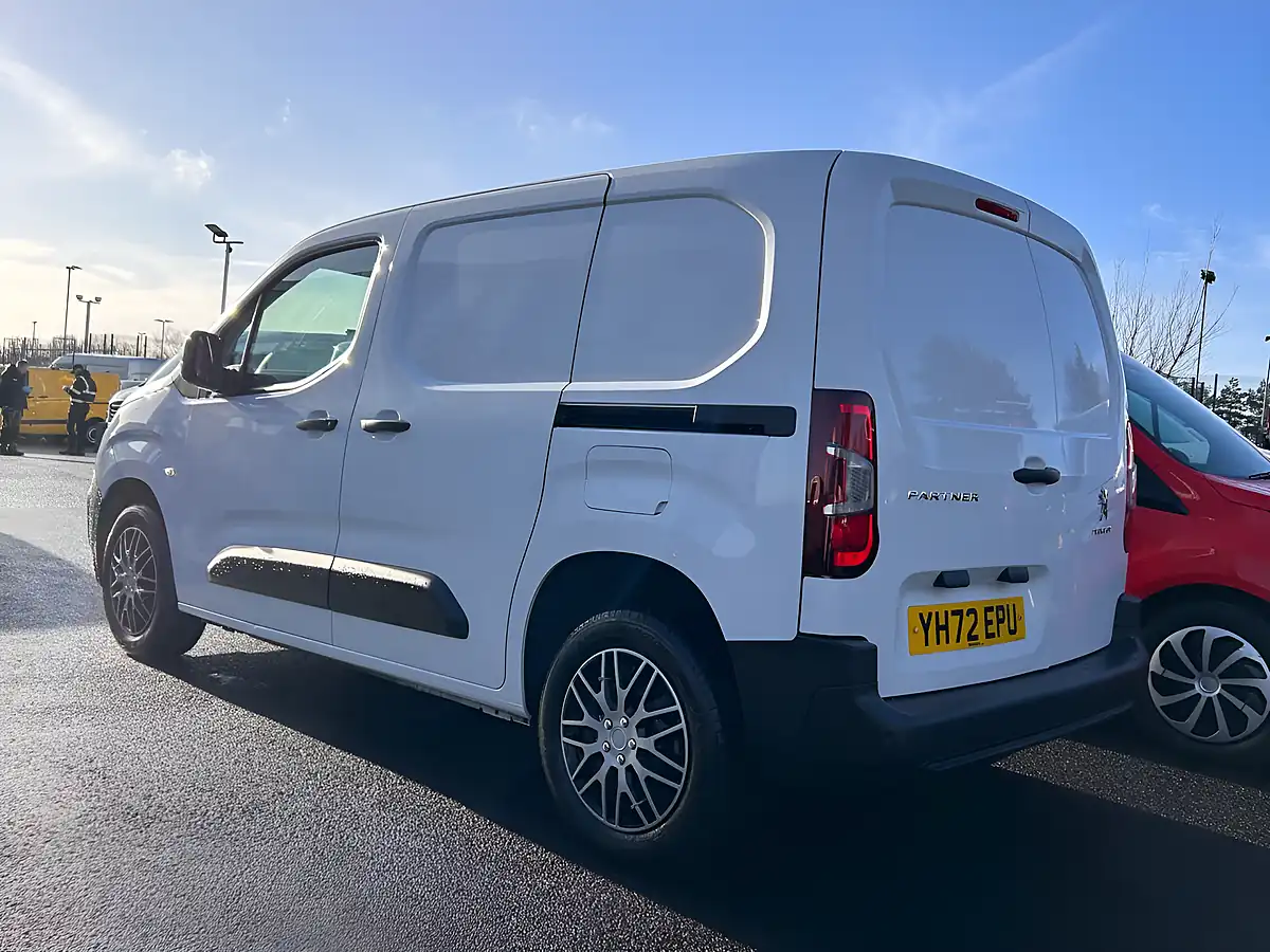 Used 2022 Peugeot Partner Professional Premium White - Interior and Exterior details 7