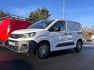 Used 2022 Peugeot Partner Professional Premium White - Interior and Exterior details 9