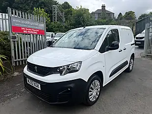 Used 2022 Peugeot Partner Professional Premium White - Interior and Exterior details 16