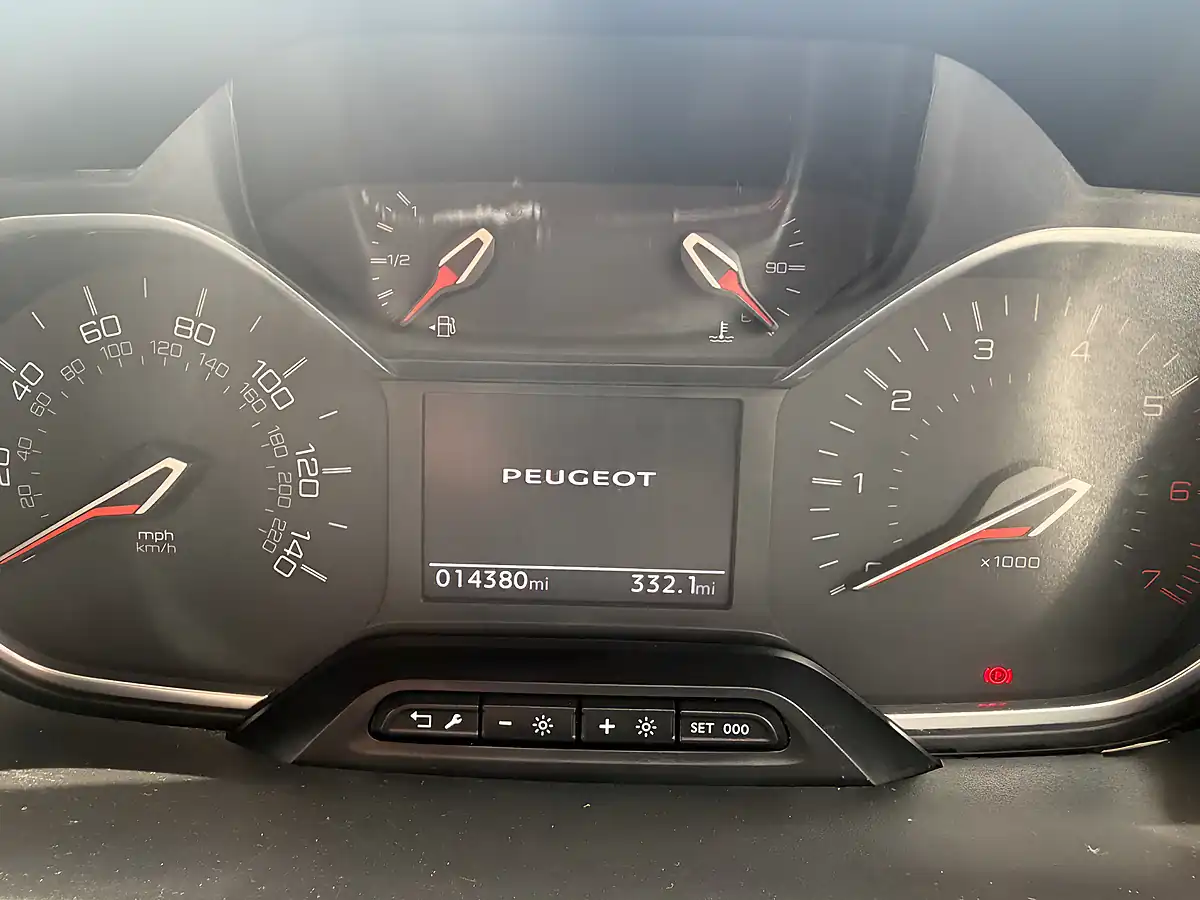 Used 2022 Peugeot Partner Professional Premium White - Interior and Exterior details 2