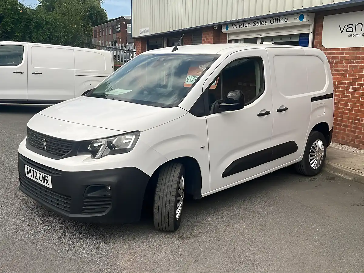 Used 2022 Peugeot Partner Professional Premium White - Interior and Exterior details 2