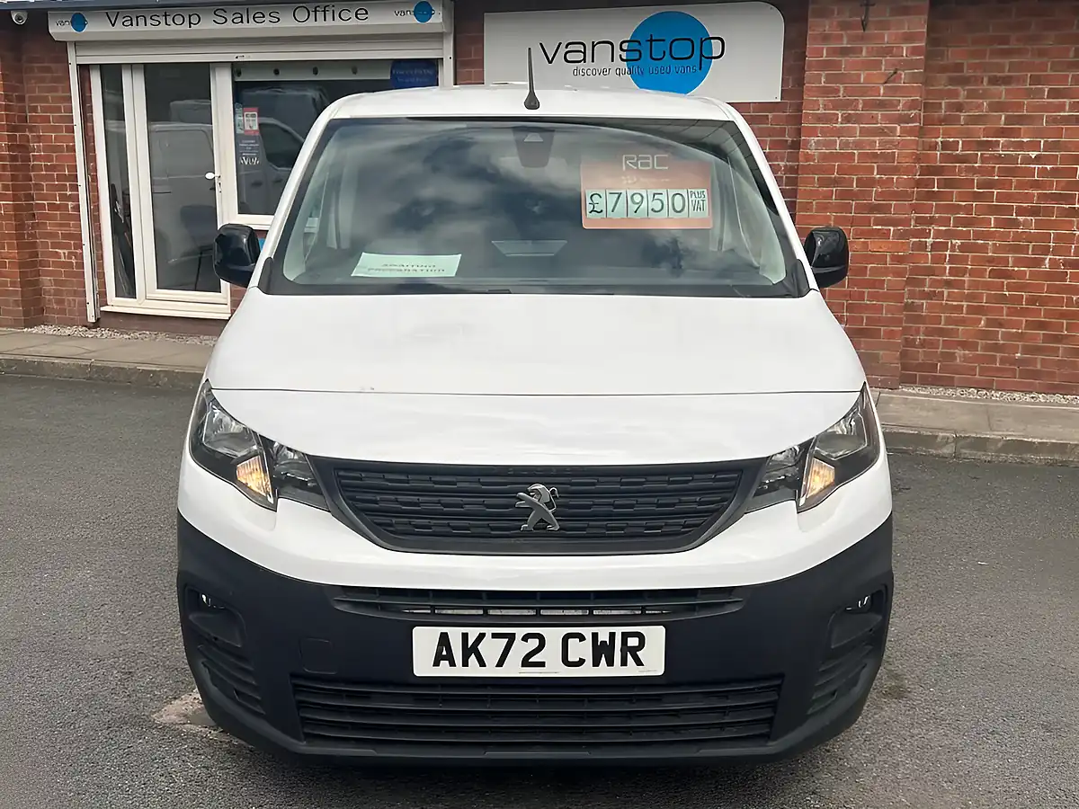 Used 2022 Peugeot Partner Professional Premium White - Interior and Exterior details 4