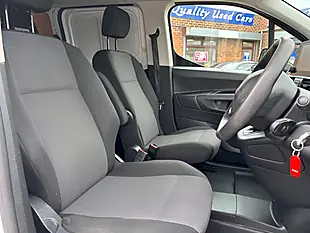 Used 2022 Peugeot Partner Professional Premium White - Interior and Exterior details 10