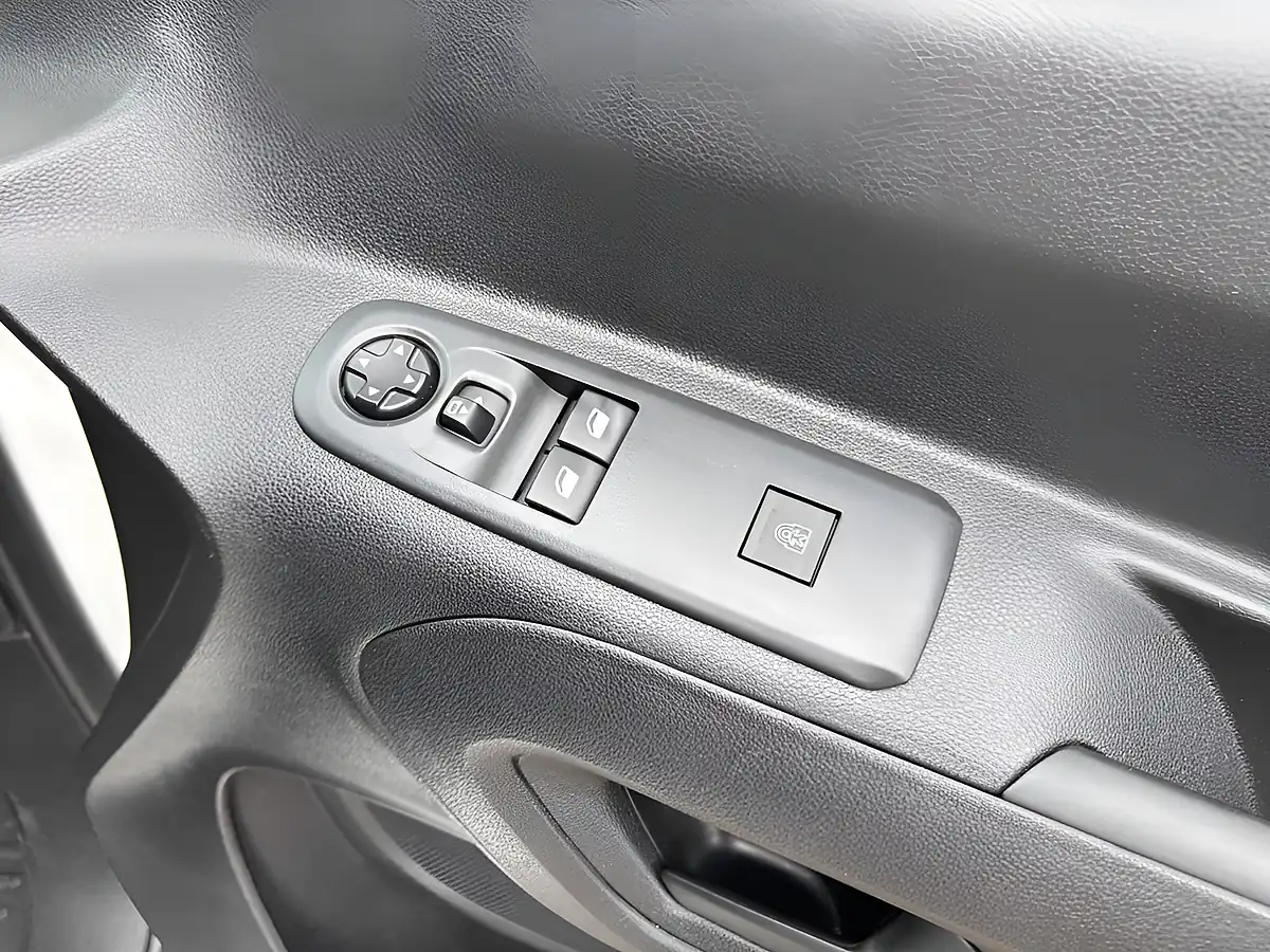 Used 2022 Peugeot Partner Professional Premium White - Interior and Exterior details 13