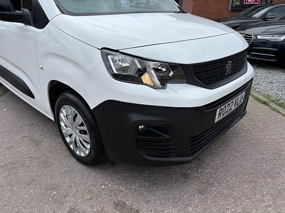 Used 2022 Peugeot Partner Professional Premium White - Interior and Exterior details 2